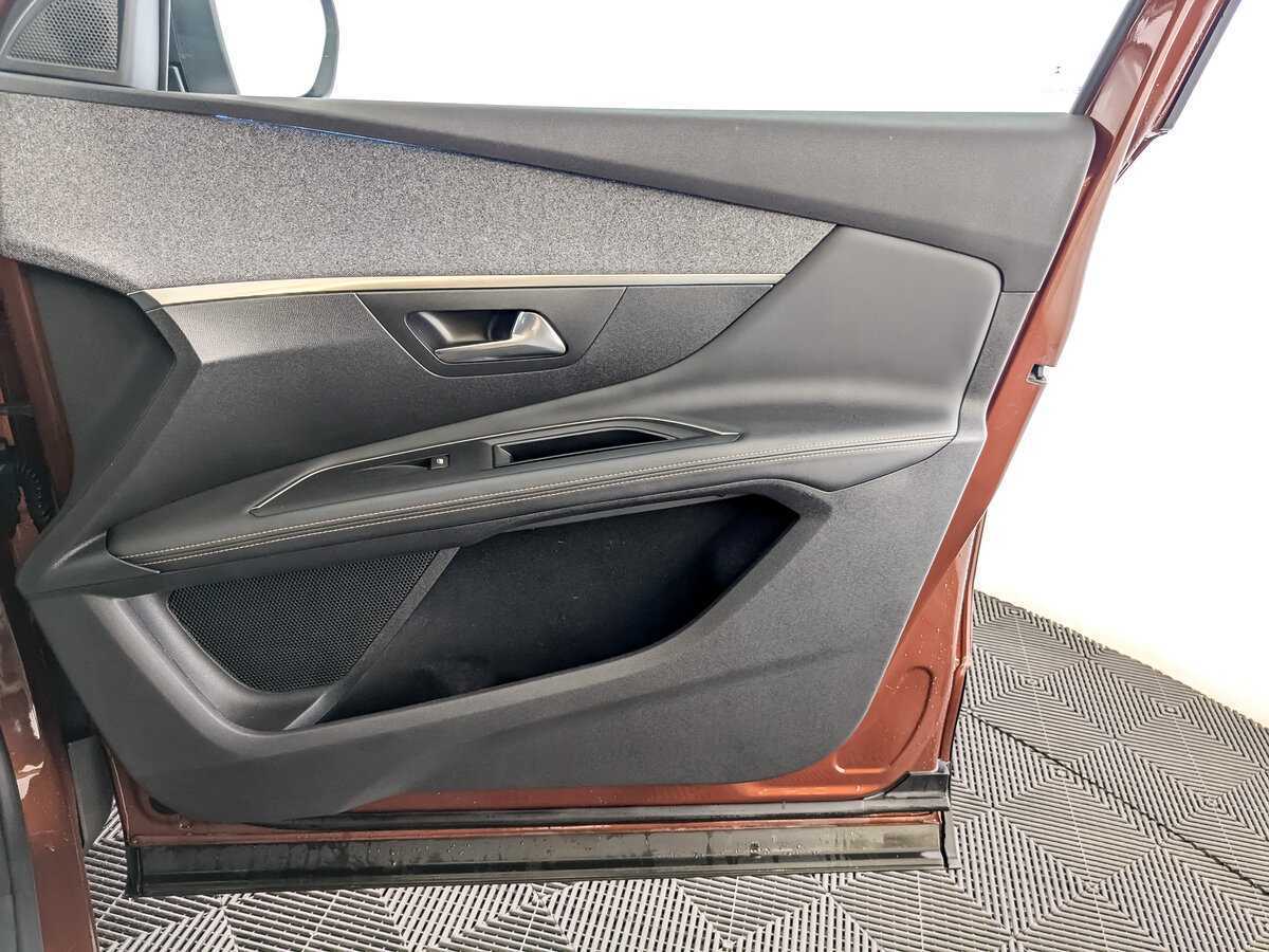 Купить Peugeot 3008 с пробегом. Фото: #23