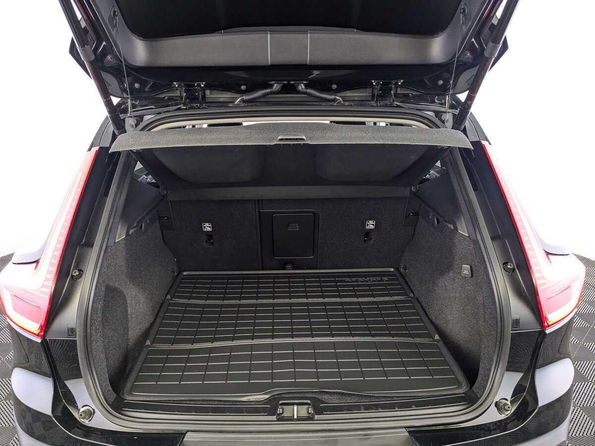 Купить Volvo XC40 с пробегом. Фото: #9