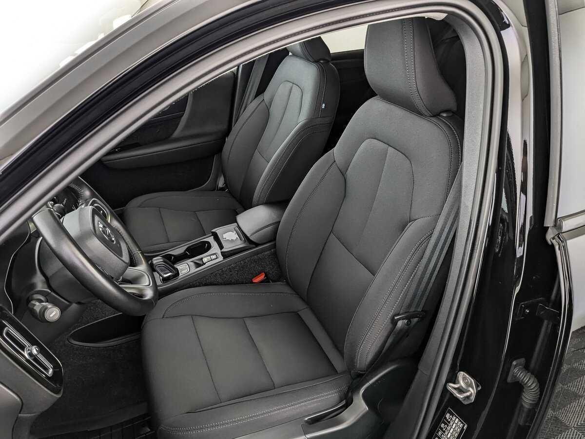 Купить Volvo XC40 с пробегом. Фото: #19