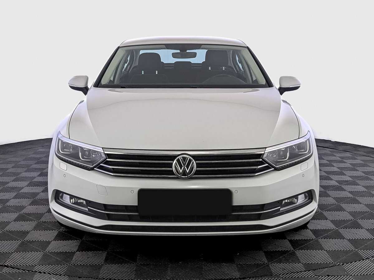 Купить Volkswagen Passat с пробегом. Фото: #1