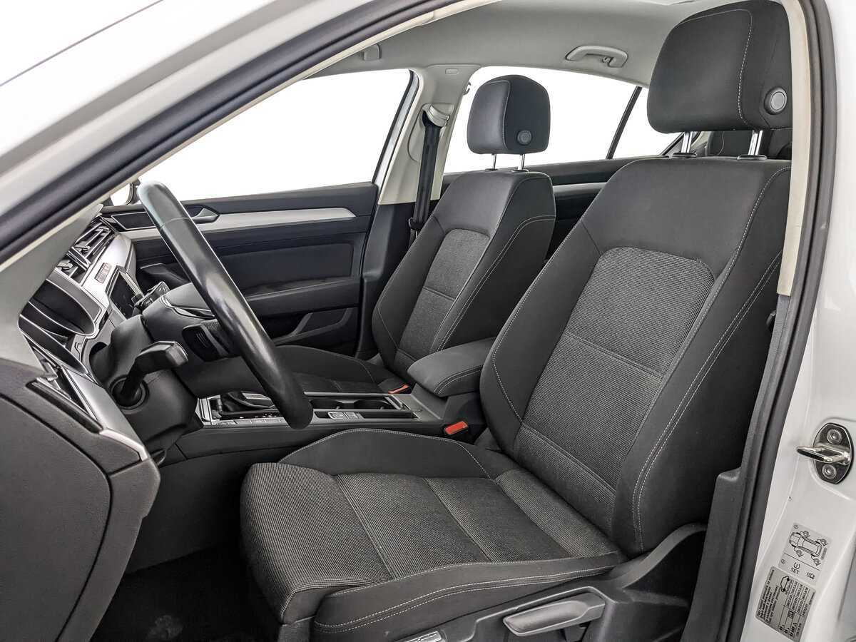 Купить Volkswagen Passat с пробегом. Фото: #16