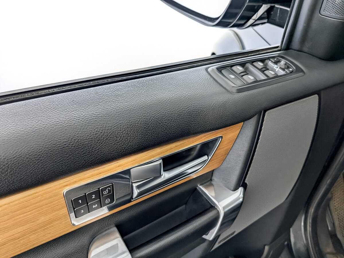 Купить Land Rover Discovery с пробегом. Фото: #27