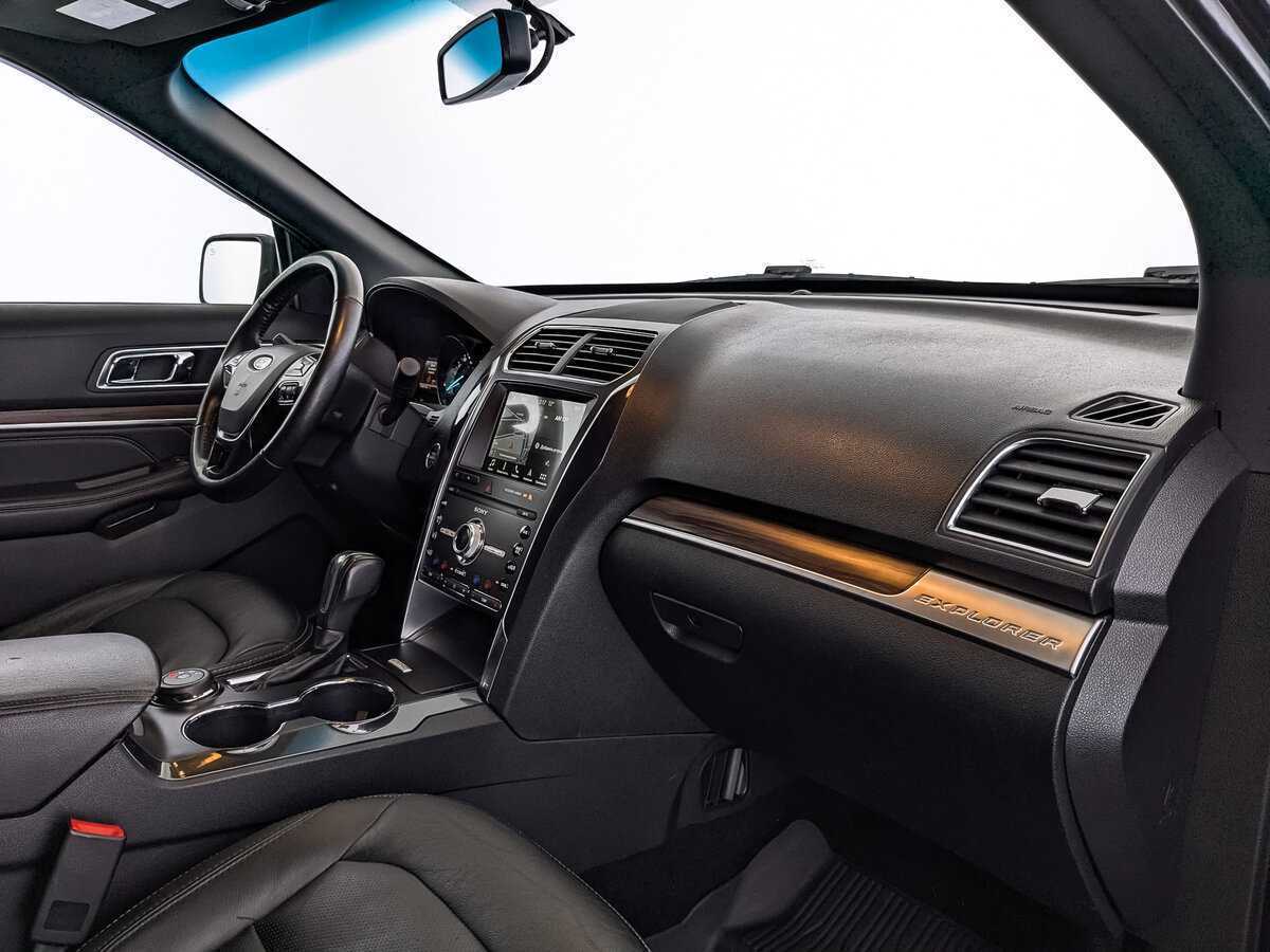 Купить Ford Explorer с пробегом. Фото: #11