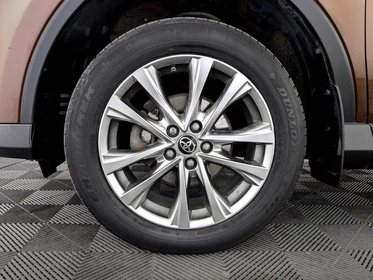 Купить Toyota RAV4 с пробегом. Фото: #17