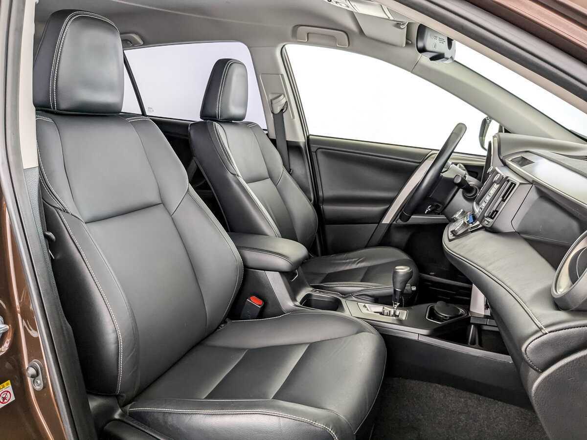 Купить Toyota RAV4 с пробегом. Фото: #23