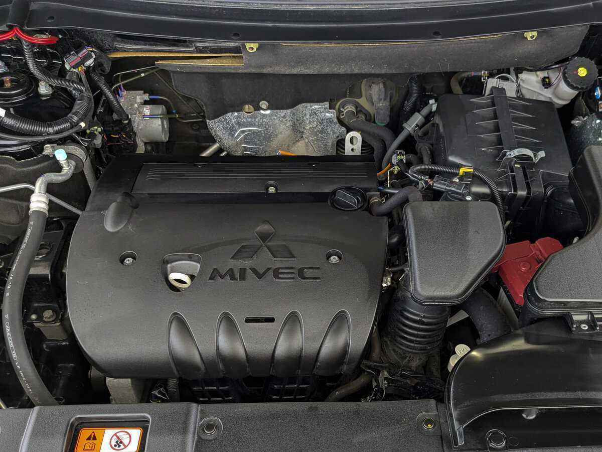 Купить Mitsubishi Outlander с пробегом. Фото: #8