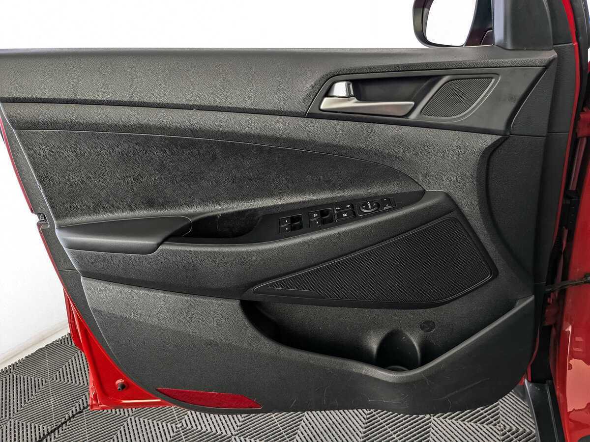 Купить Hyundai Tucson с пробегом. Фото: #18