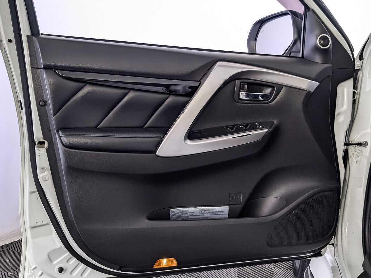 Купить Mitsubishi Pajero Sport с пробегом. Фото: #16