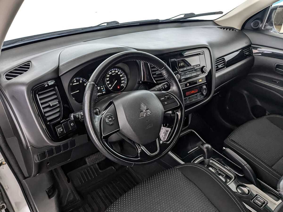 Купить Mitsubishi Outlander с пробегом. Фото: #14