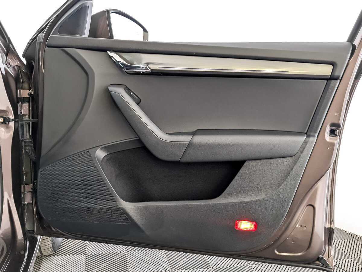 Купить Skoda Octavia с пробегом. Фото: #23