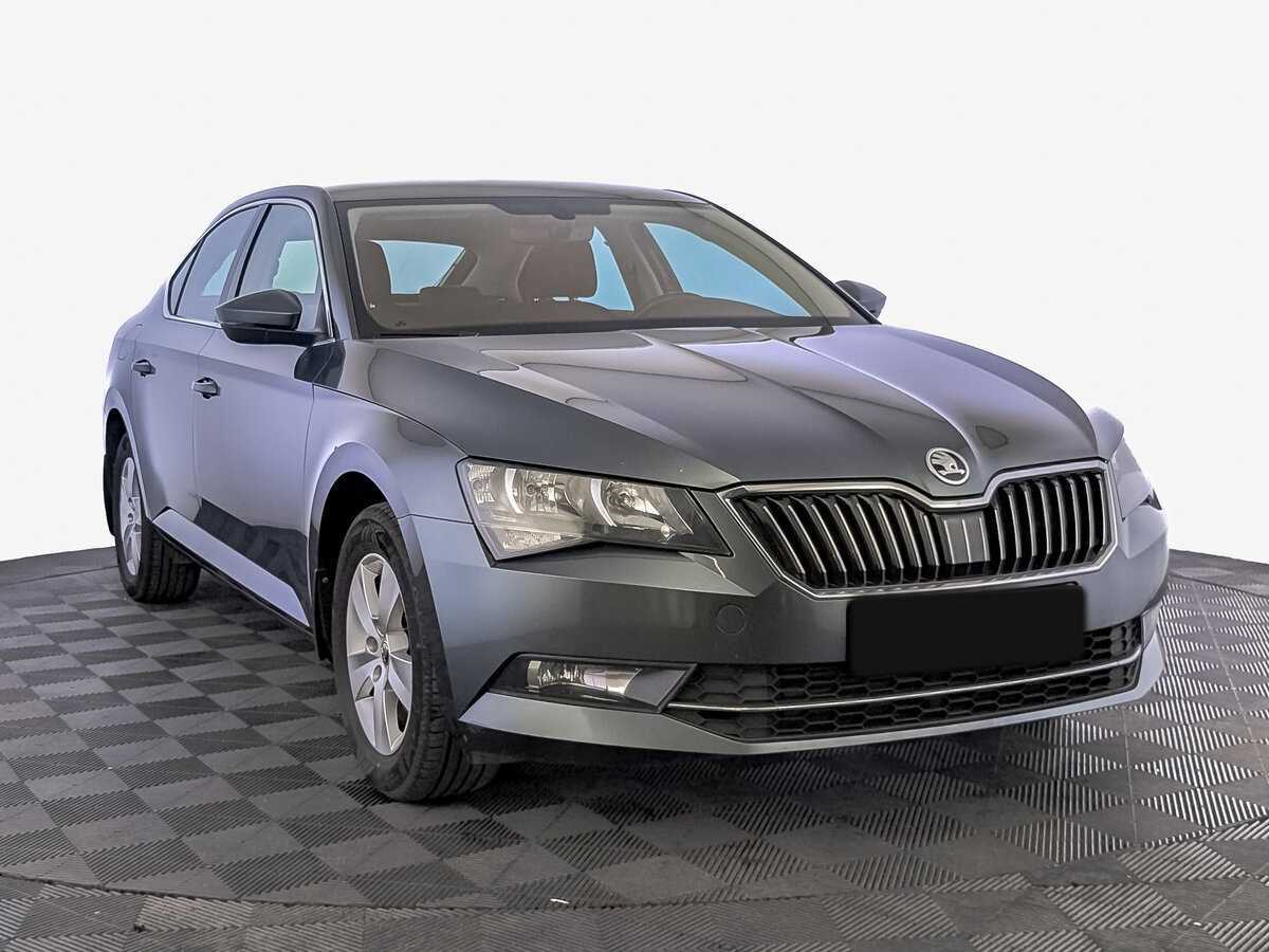 Купить Skoda Superb с пробегом. Фото: #2