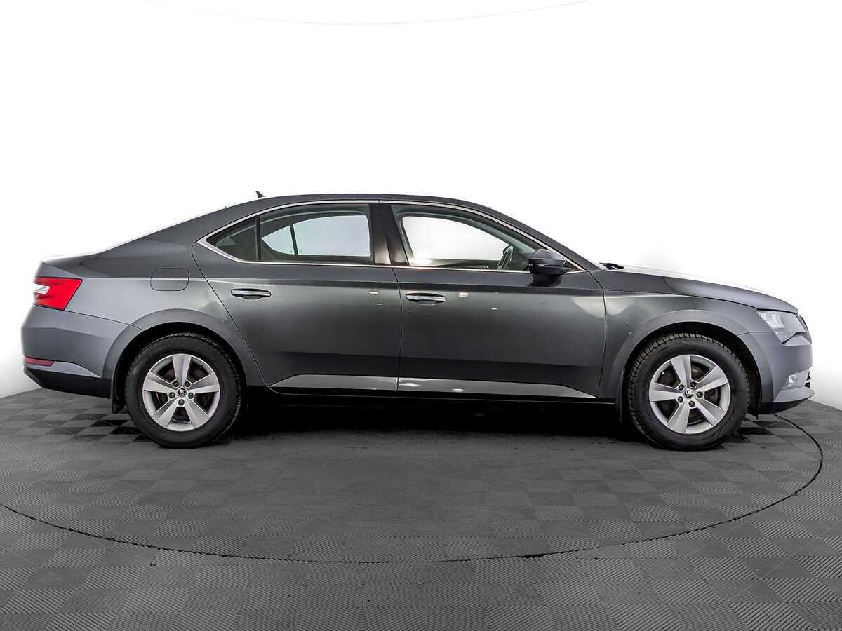 Купить Skoda Superb с пробегом. Фото: #3