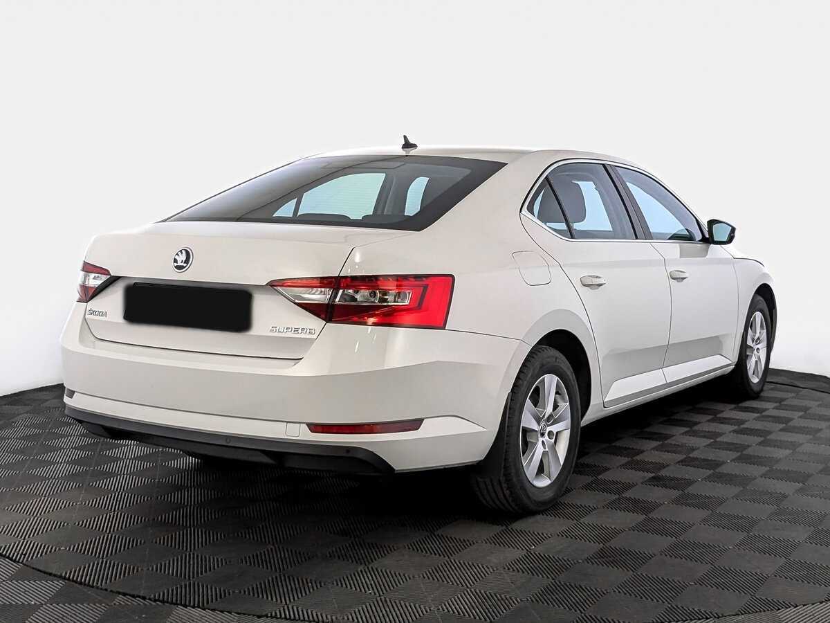 Купить Skoda Superb с пробегом. Фото: #4