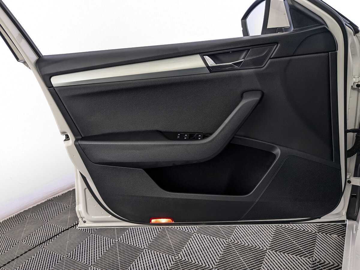 Купить Skoda Superb с пробегом. Фото: #18