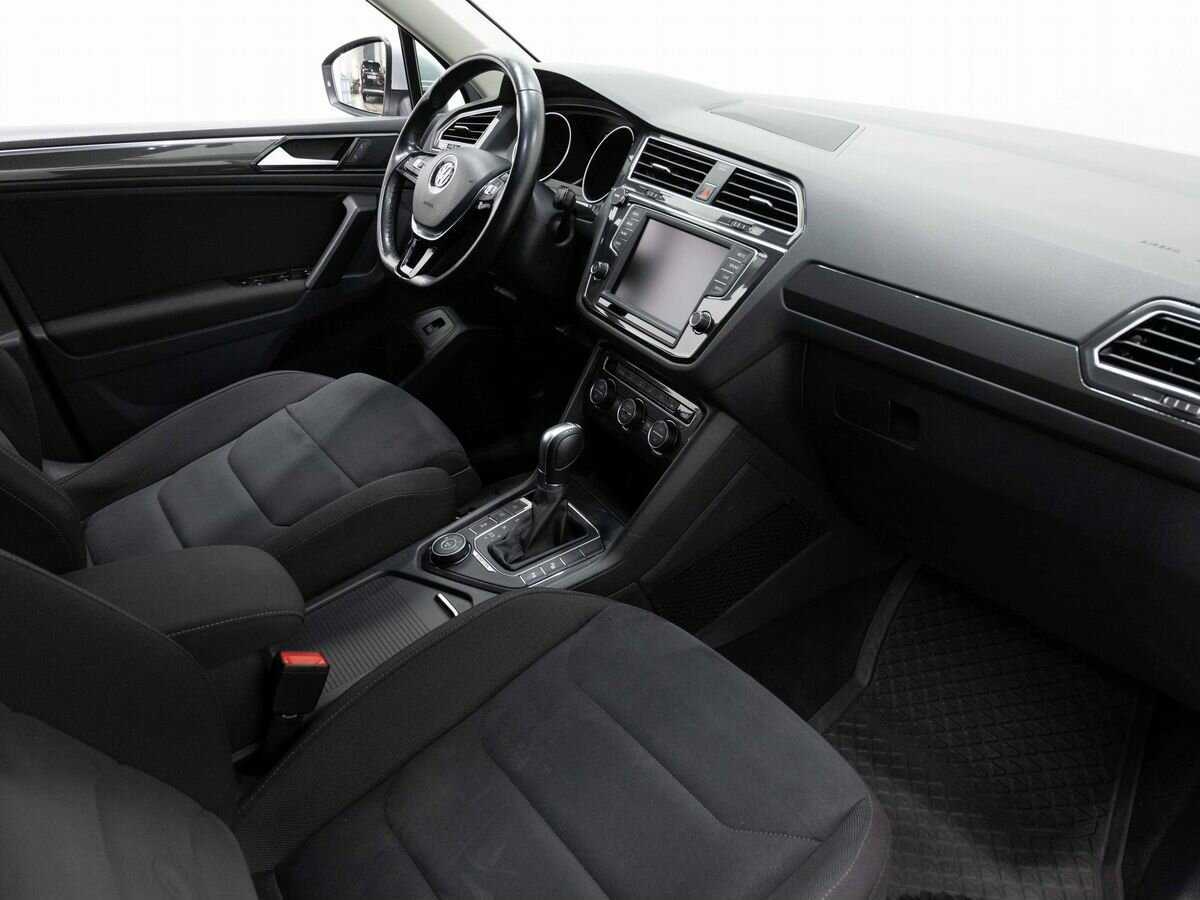 Купить Volkswagen Tiguan с пробегом. Фото: #11