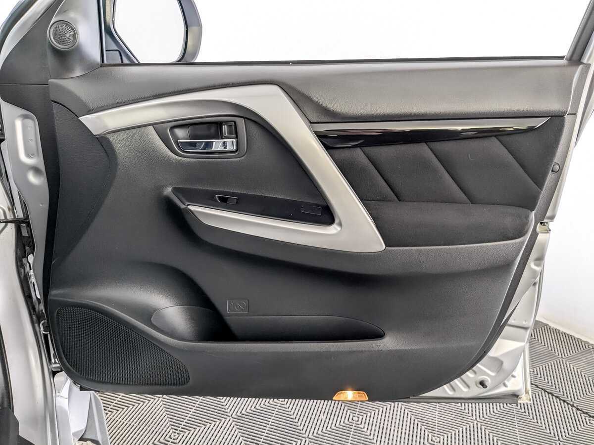 Купить Mitsubishi Pajero Sport с пробегом. Фото: #23