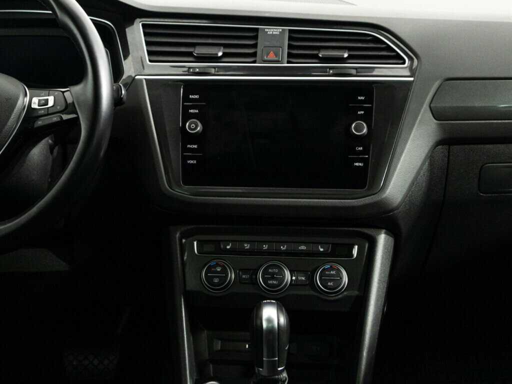 Купить Volkswagen Tiguan с пробегом. Фото: #13