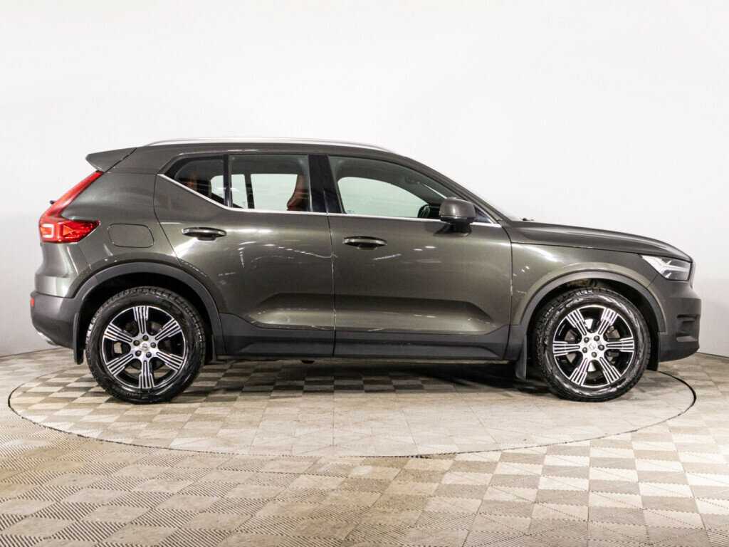 Купить Volvo XC40 с пробегом. Фото: #3