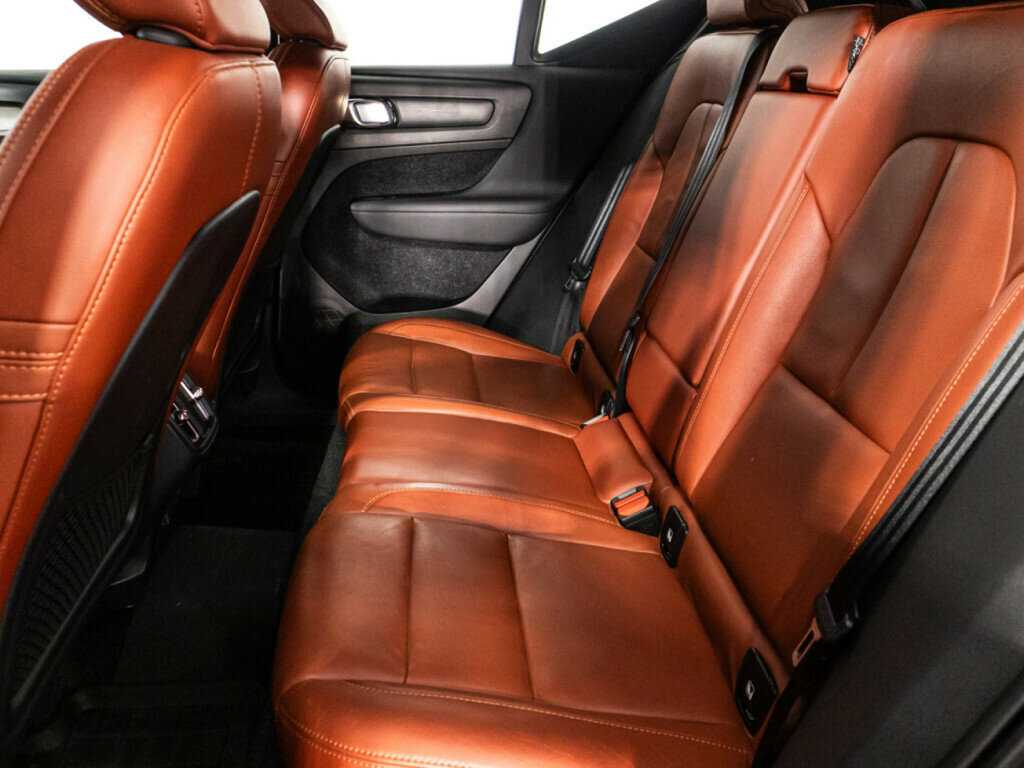 Купить Volvo XC40 с пробегом. Фото: #9