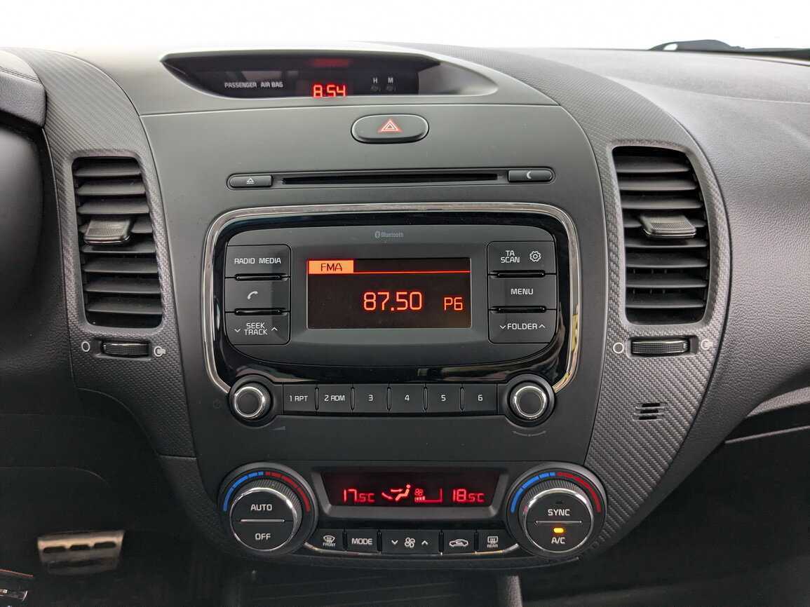 Купить Kia Cerato с пробегом. Фото: #24