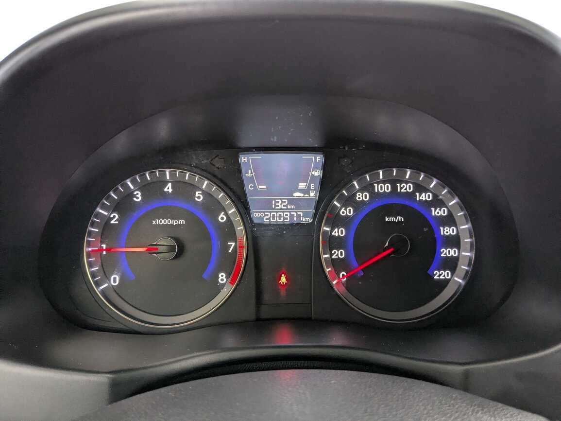 Купить Hyundai Solaris с пробегом. Фото: #13