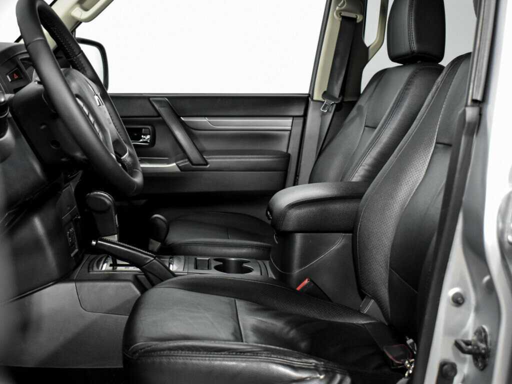 Купить Mitsubishi Pajero с пробегом. Фото: #11