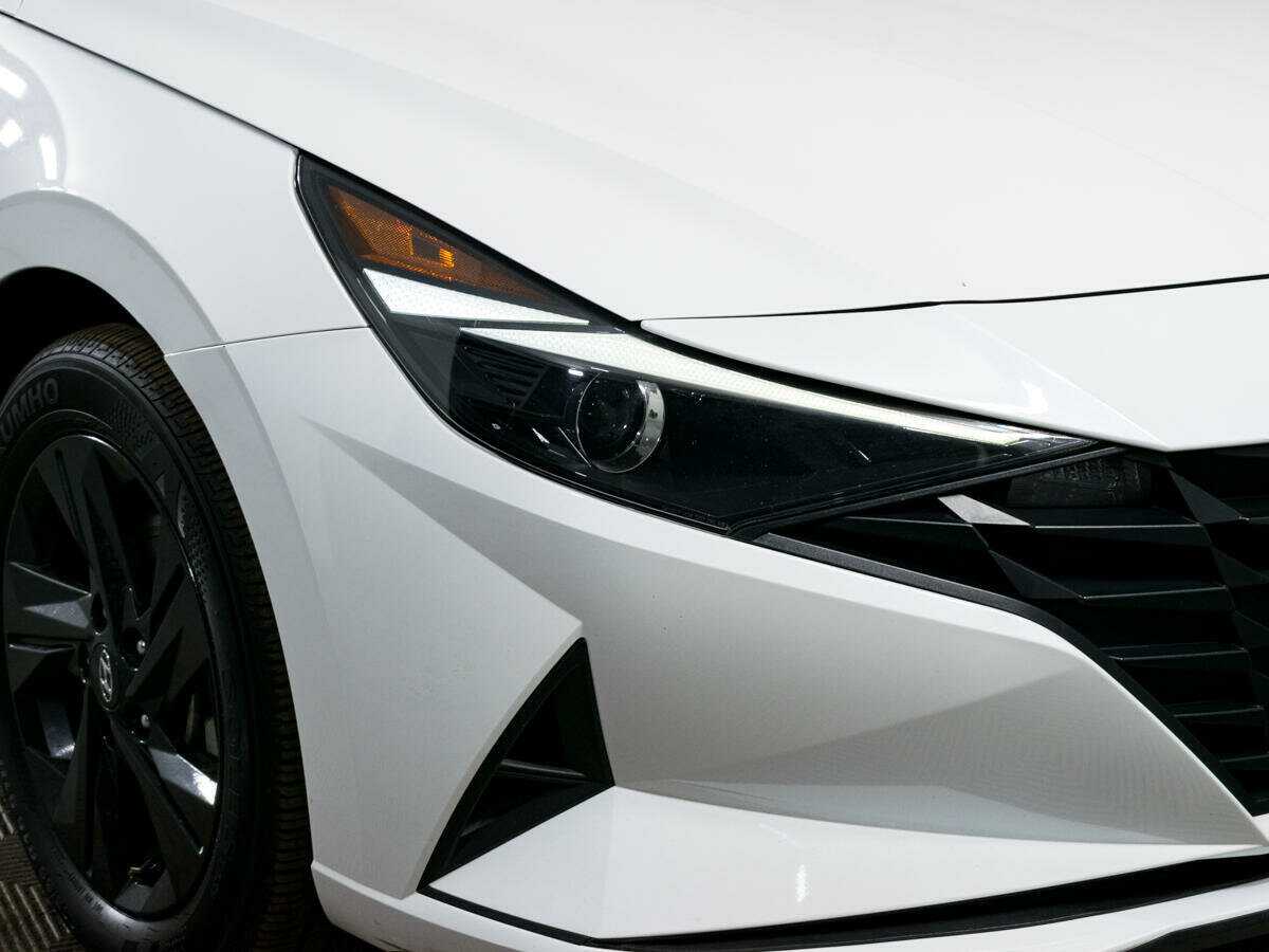 Купить Hyundai Elantra с пробегом. Фото: #17