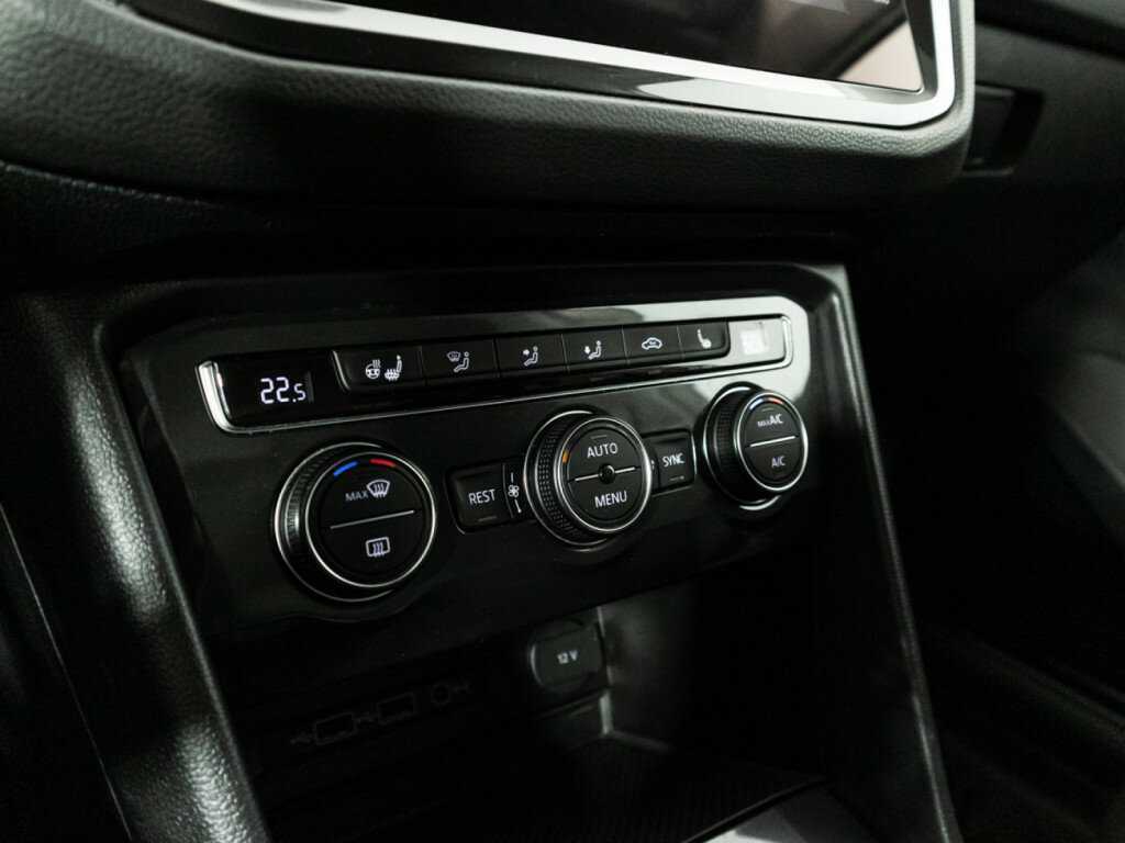 Купить Volkswagen Tiguan с пробегом. Фото: #17