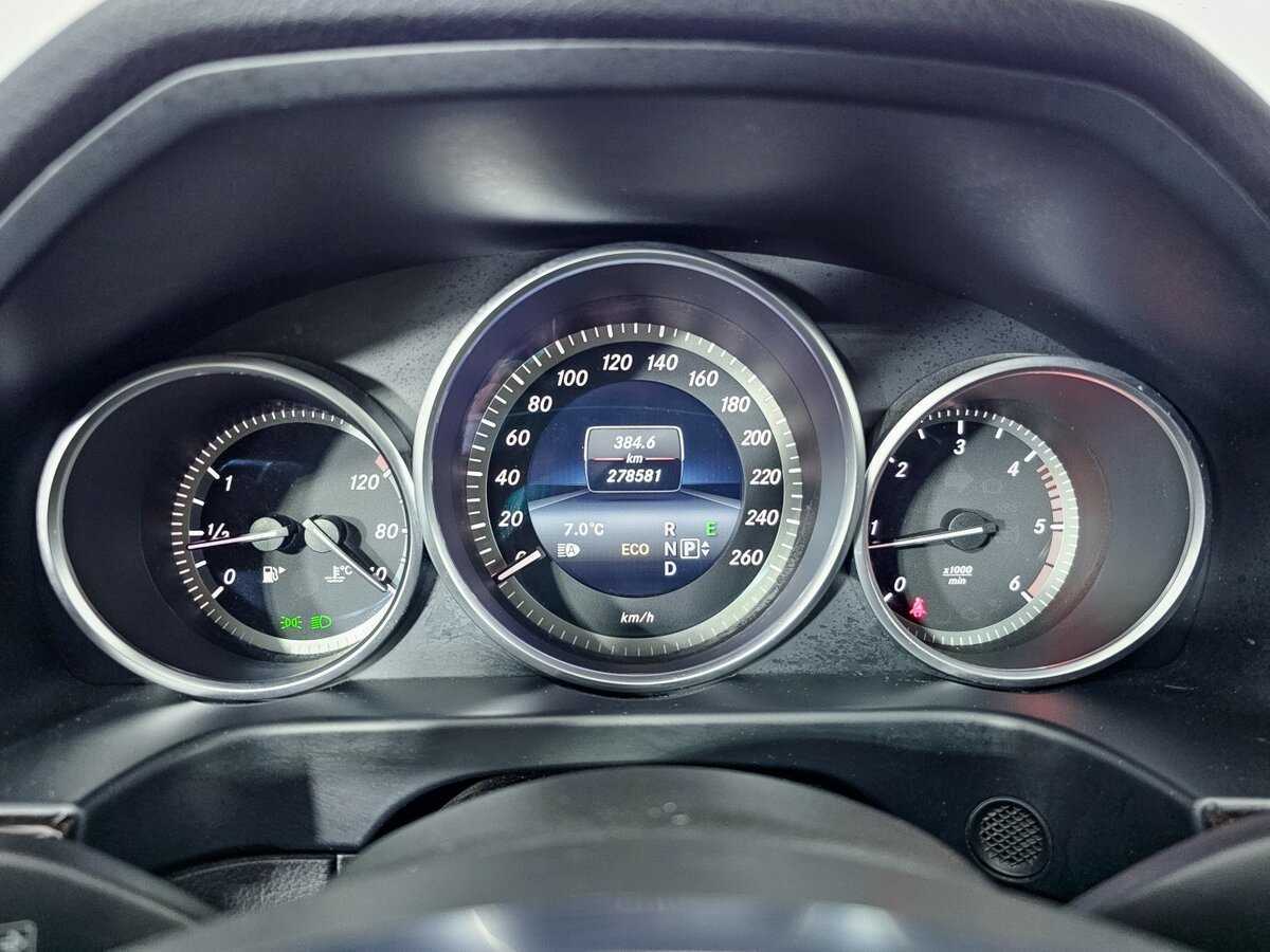 Купить Mercedes-Benz E-Класс с пробегом. Фото: #13