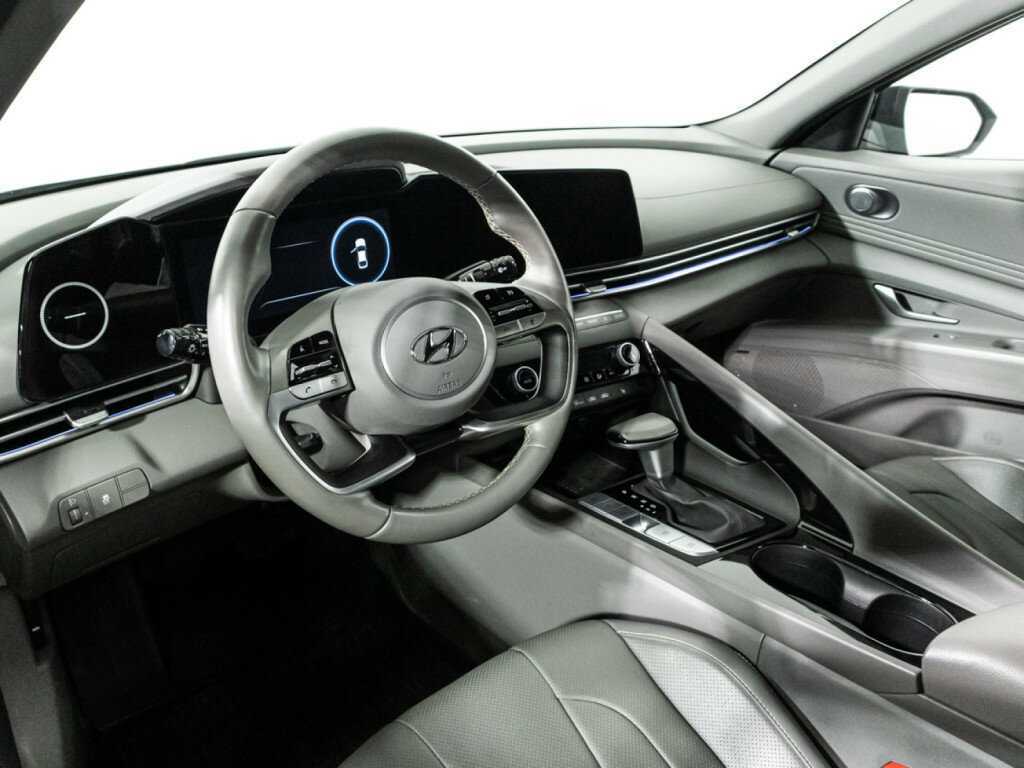 Купить Hyundai Elantra с пробегом. Фото: #10