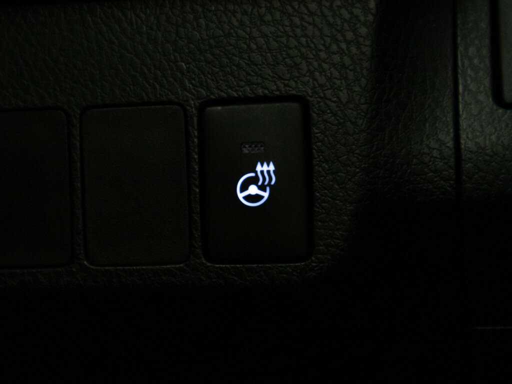 Купить Toyota RAV4 с пробегом. Фото: #17