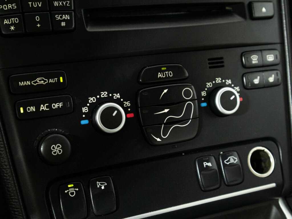 Купить Volvo XC90 с пробегом. Фото: #17