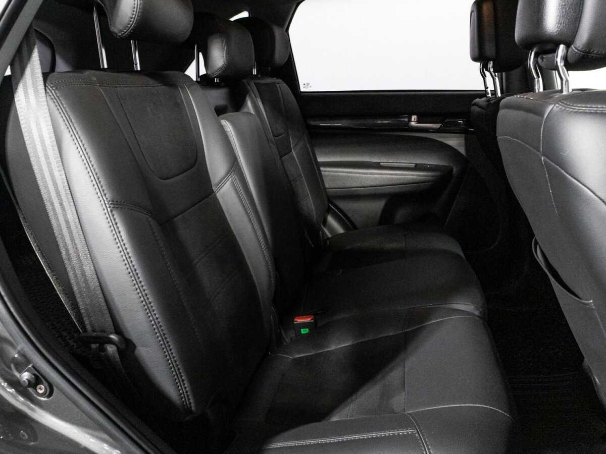 Купить Kia Sorento с пробегом. Фото: #9