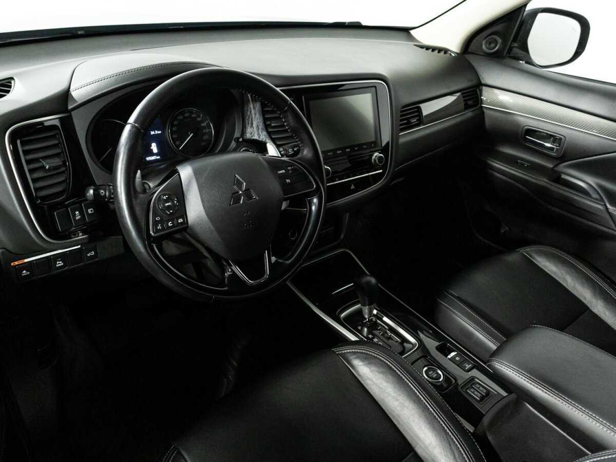 Купить Mitsubishi Outlander с пробегом. Фото: #10