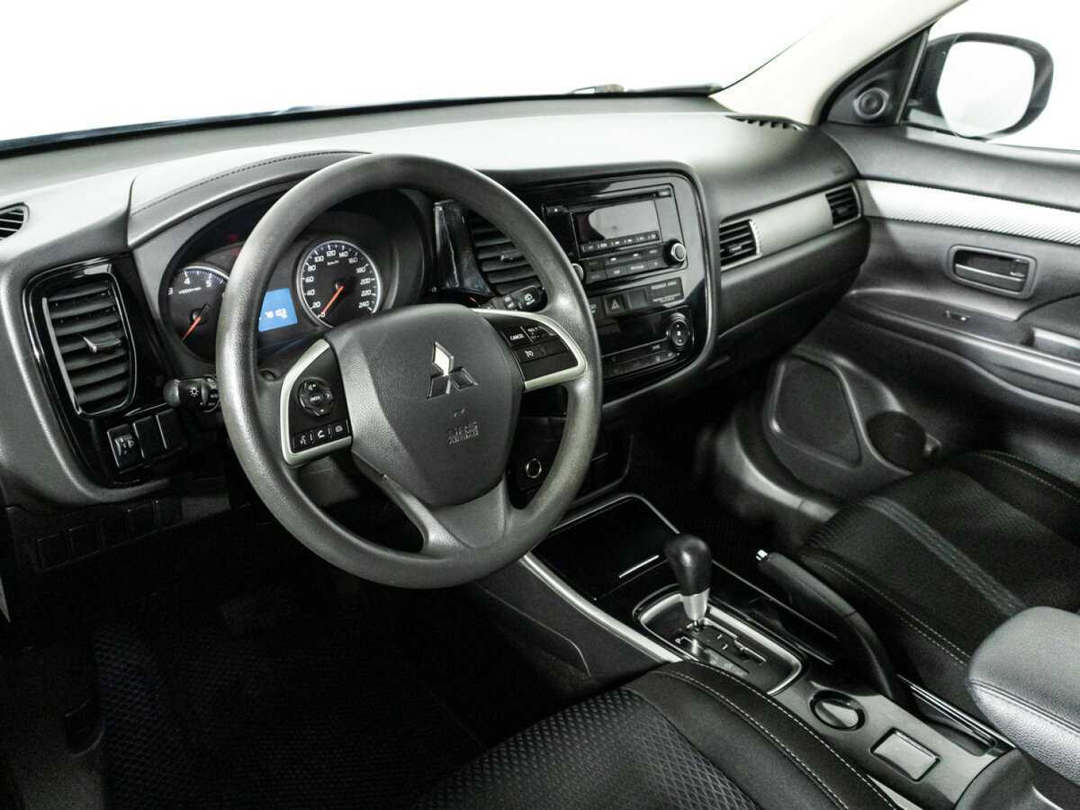 Купить Mitsubishi Outlander с пробегом. Фото: #10