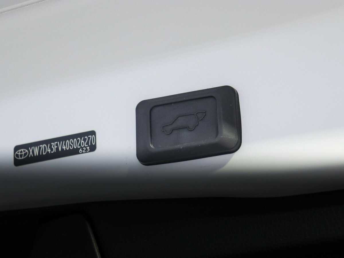 Купить Toyota RAV4 с пробегом. Фото: #12