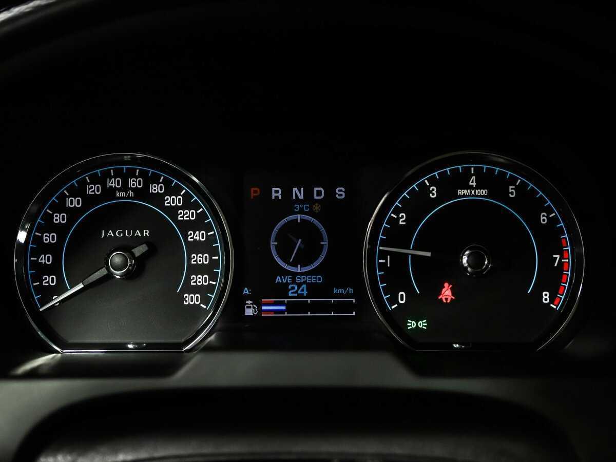 Купить Jaguar XF с пробегом. Фото: #9