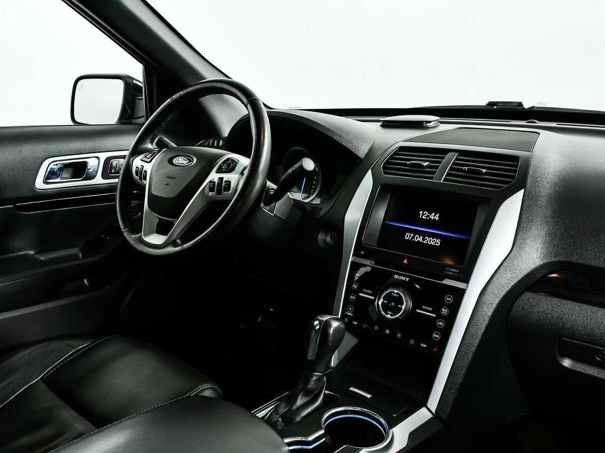 Купить Ford Explorer с пробегом. Фото: #8