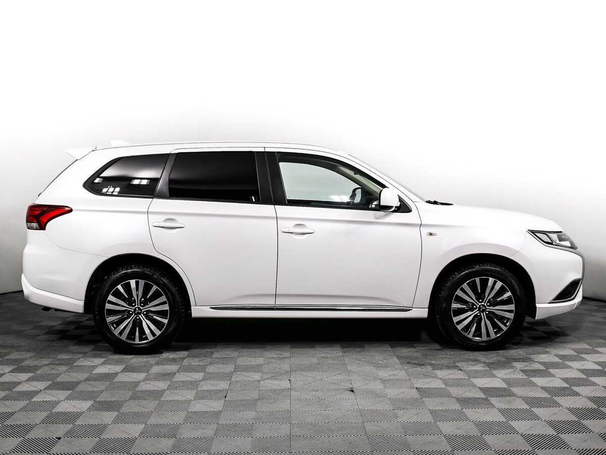 Купить Mitsubishi Outlander с пробегом. Фото: #3