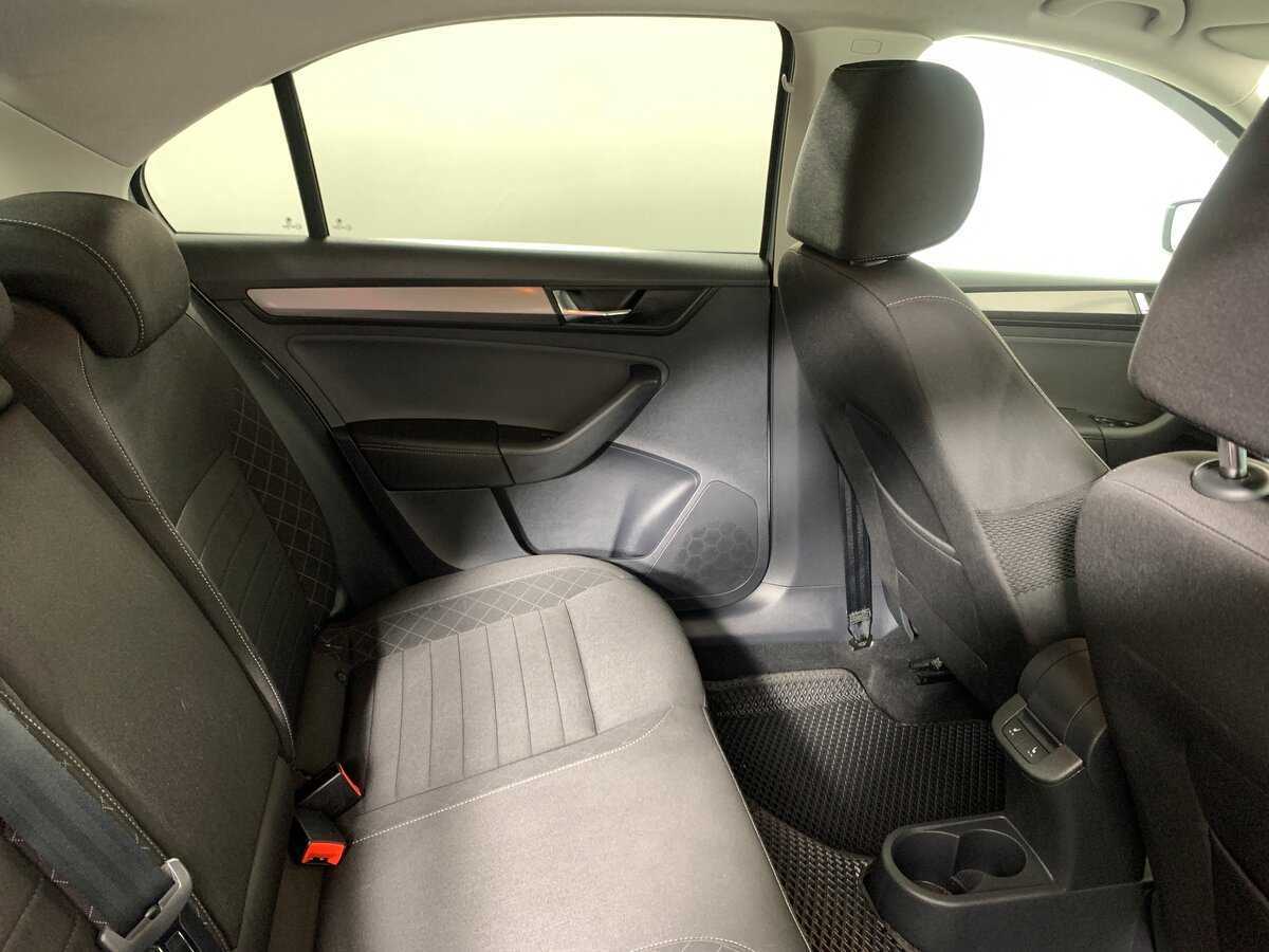 Купить Skoda Rapid с пробегом. Фото: #15