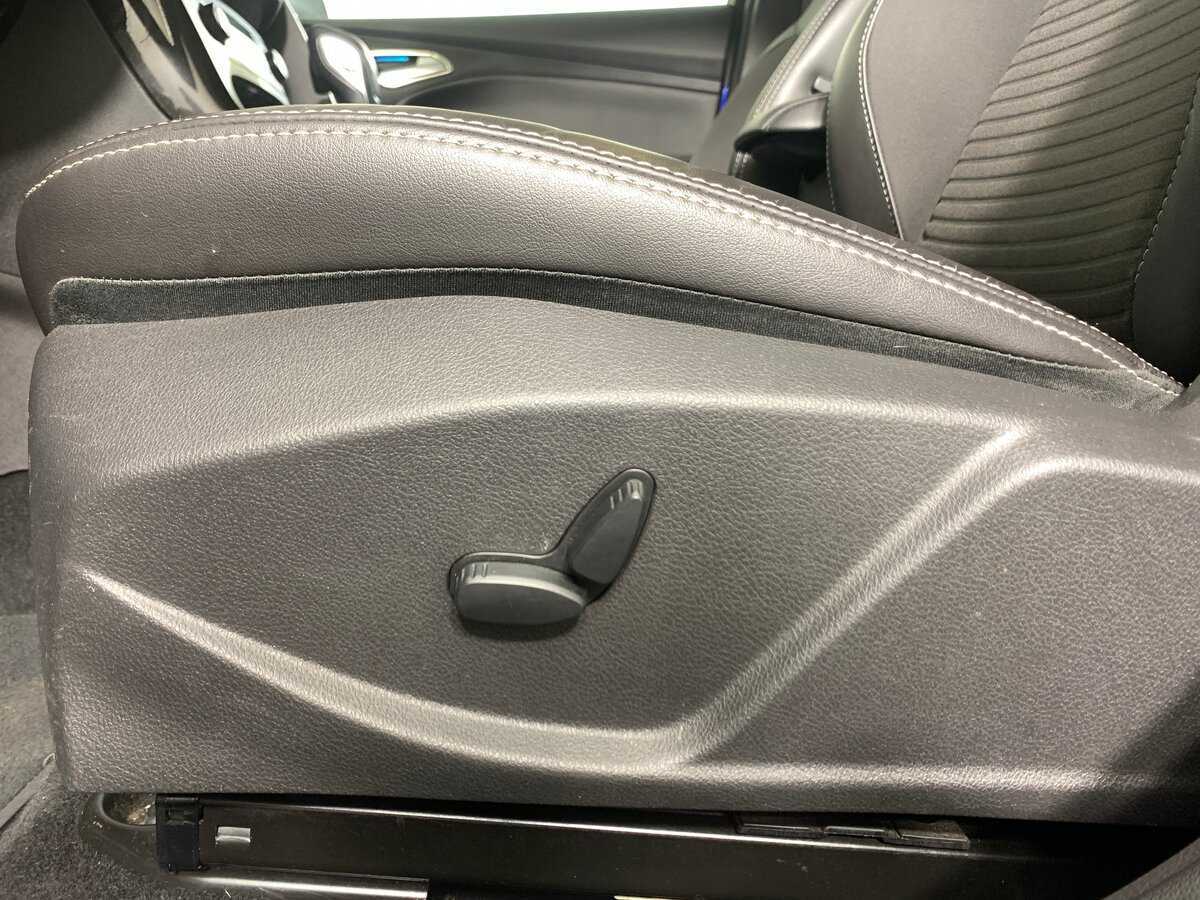 Купить Ford Focus с пробегом. Фото: #16