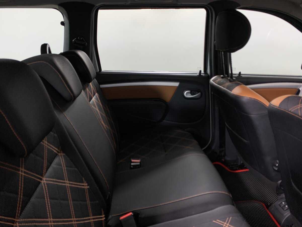 Купить Lada (ВАЗ) Largus с пробегом. Фото: #17