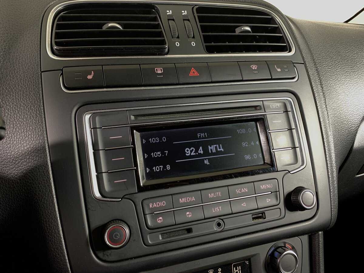 Купить Volkswagen Polo с пробегом. Фото: #14