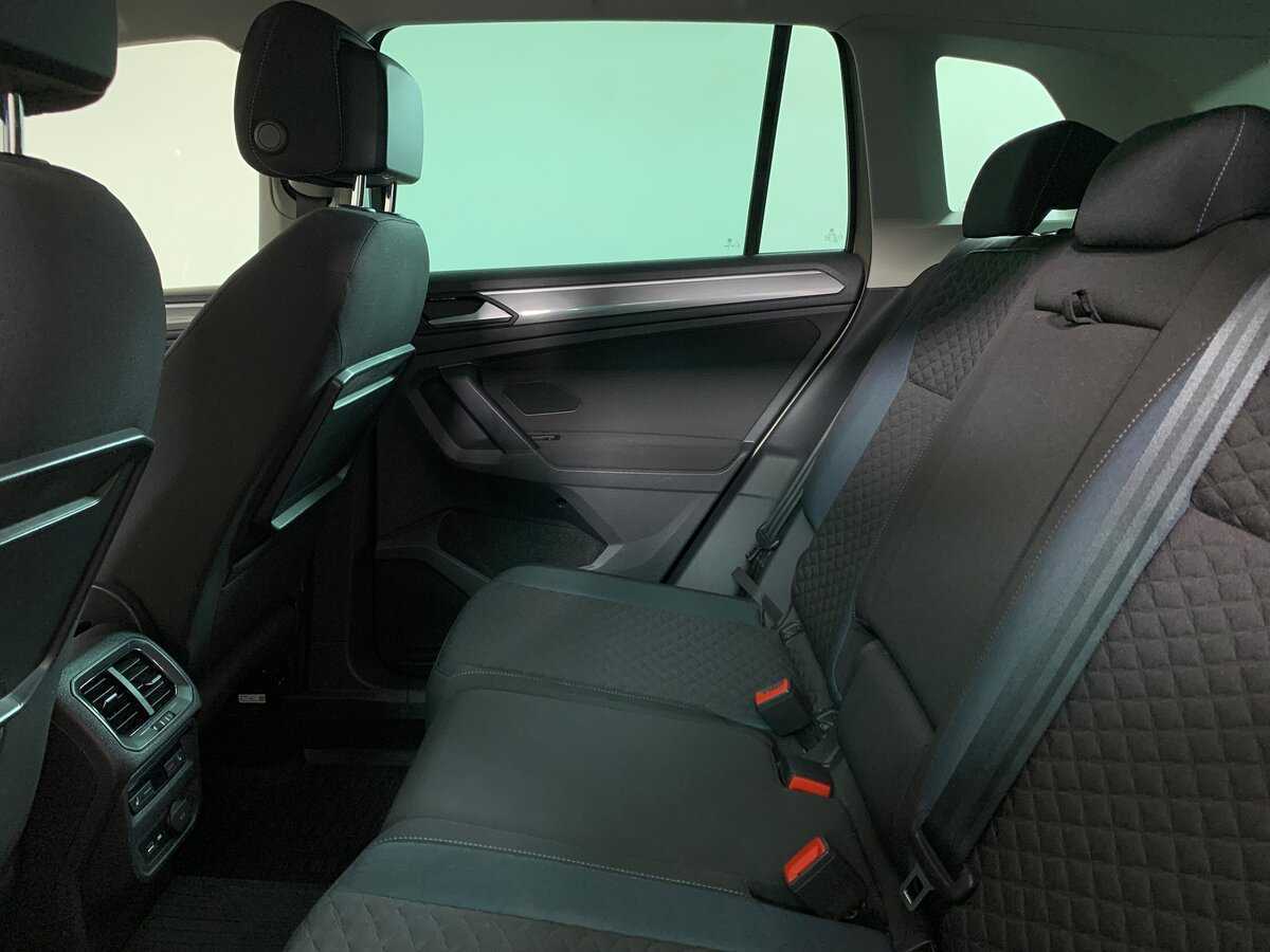 Купить Volkswagen Tiguan с пробегом. Фото: #18