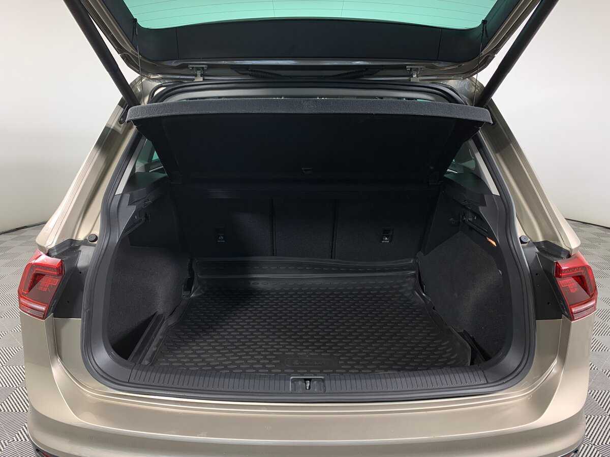 Купить Volkswagen Tiguan с пробегом. Фото: #19