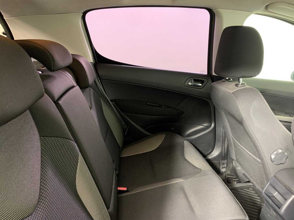 Купить Peugeot 308 с пробегом. Фото: #17