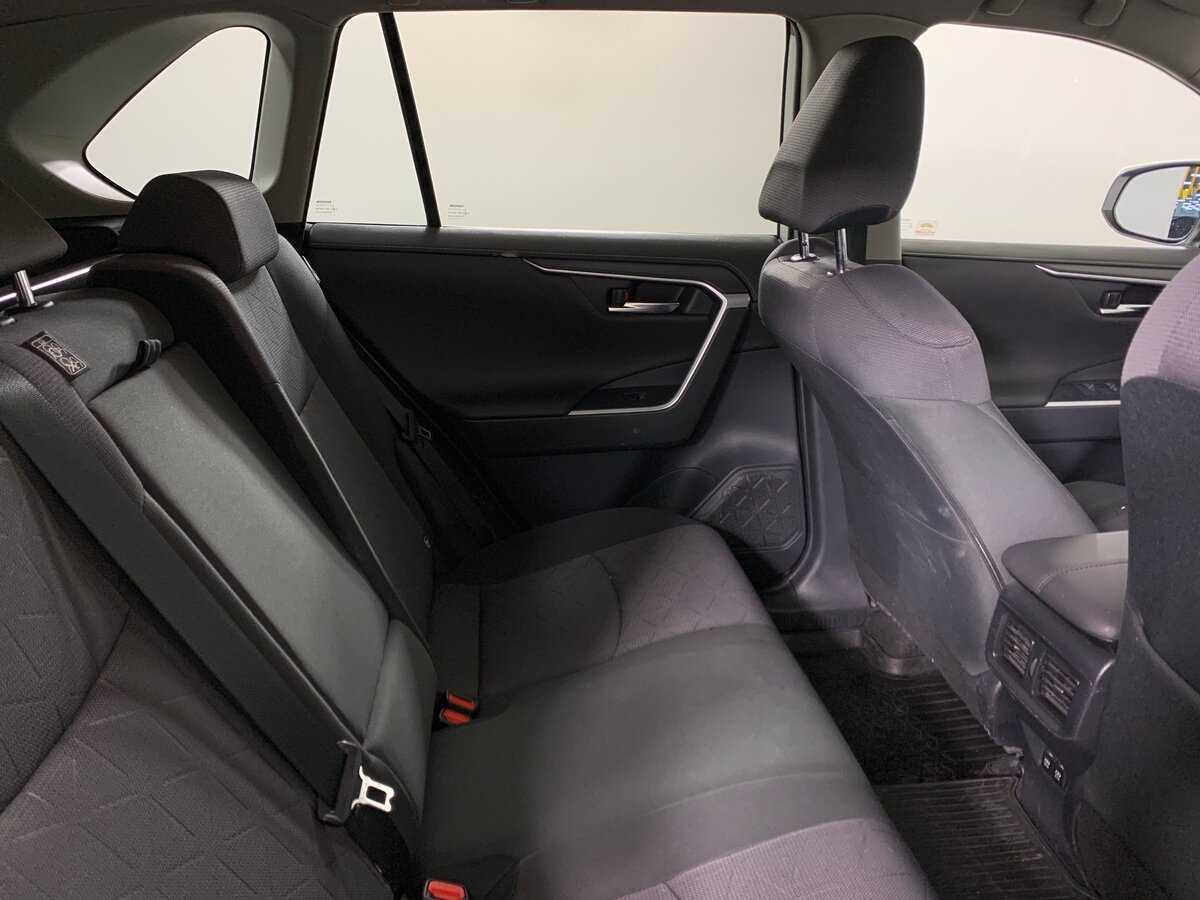 Купить Toyota RAV4 с пробегом. Фото: #17