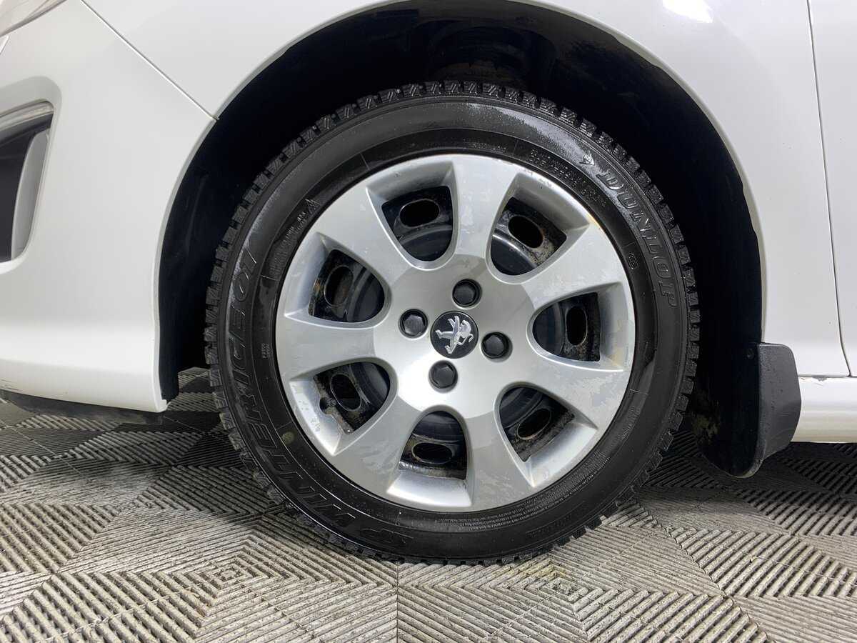 Купить Peugeot 308 с пробегом. Фото: #8