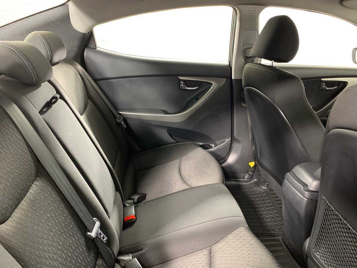Купить Hyundai Elantra с пробегом. Фото: #17