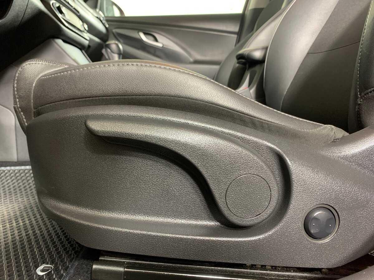 Купить Hyundai i30 с пробегом. Фото: #16